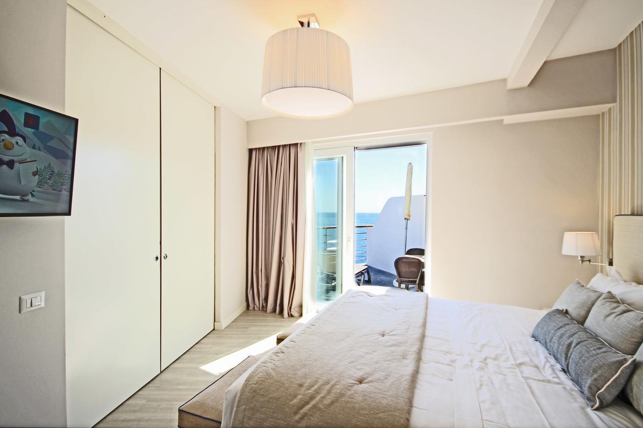 פורטו אזורו Hotel Plaza מראה חיצוני תמונה